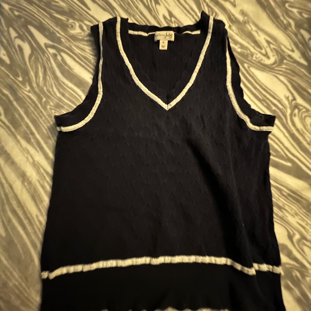 blue & white vests , size XL from Maison Jules